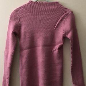 pink sweater